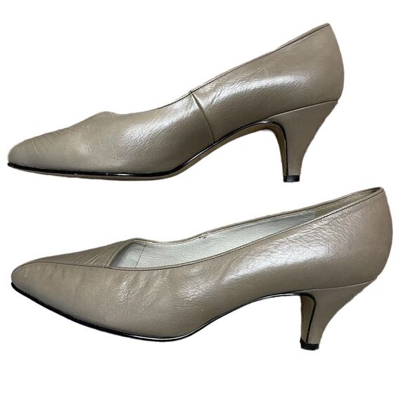 Vintage 70s beige leather pumps - Salamander German Brand. US 6.5 - Picture 4 of 13